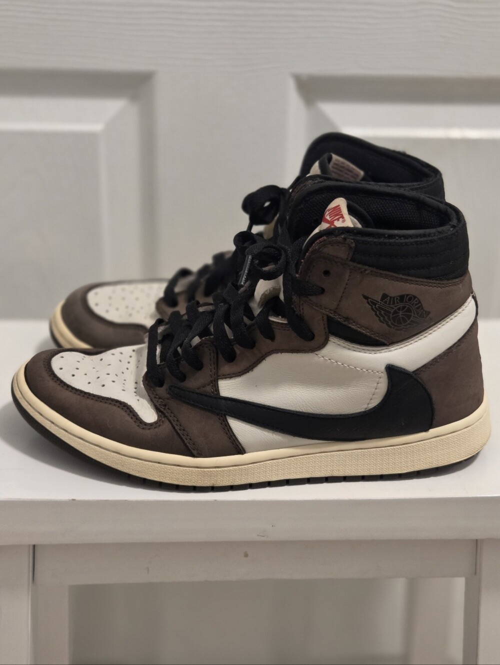 Travis Scott x Air Jordan 1 Retro High OG 'Mocha' sneakers - Size 9.5